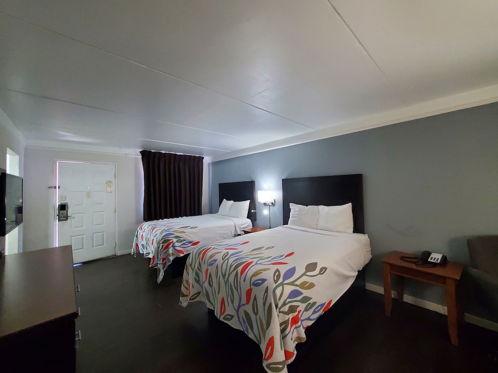 DELUXE, 2 QUEEN BEDS