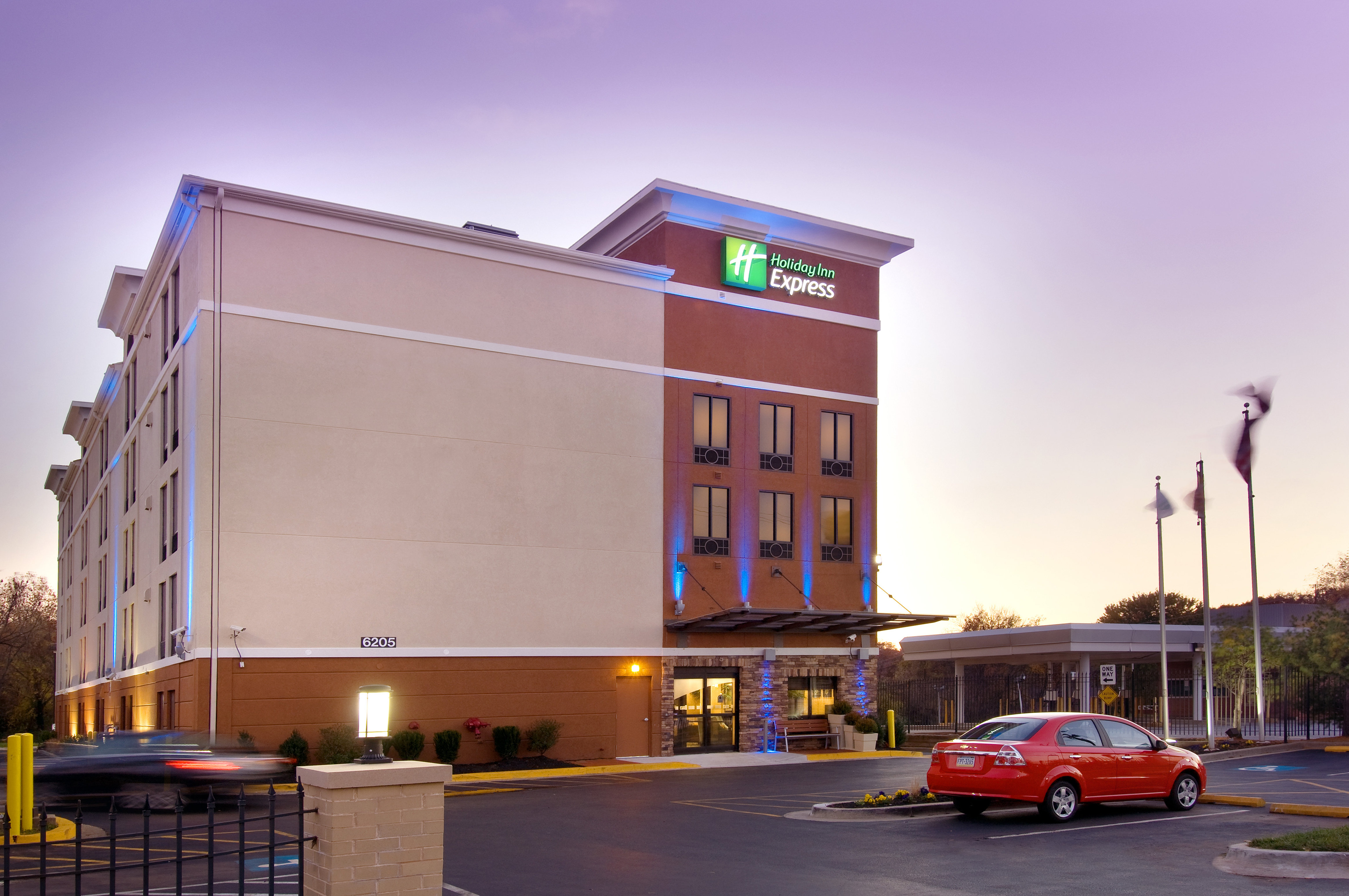 Holiday Inn Express Washington DC-BW Parkway 7/73