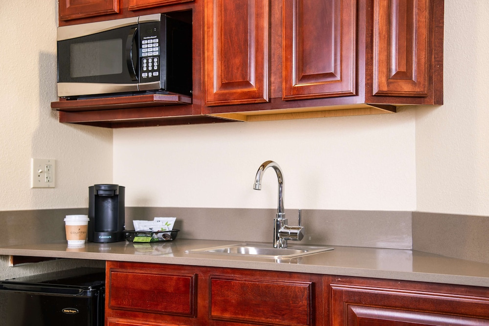 Country Inn and Suites By Radisson Milwaukee West Brookfield Wi 42/42