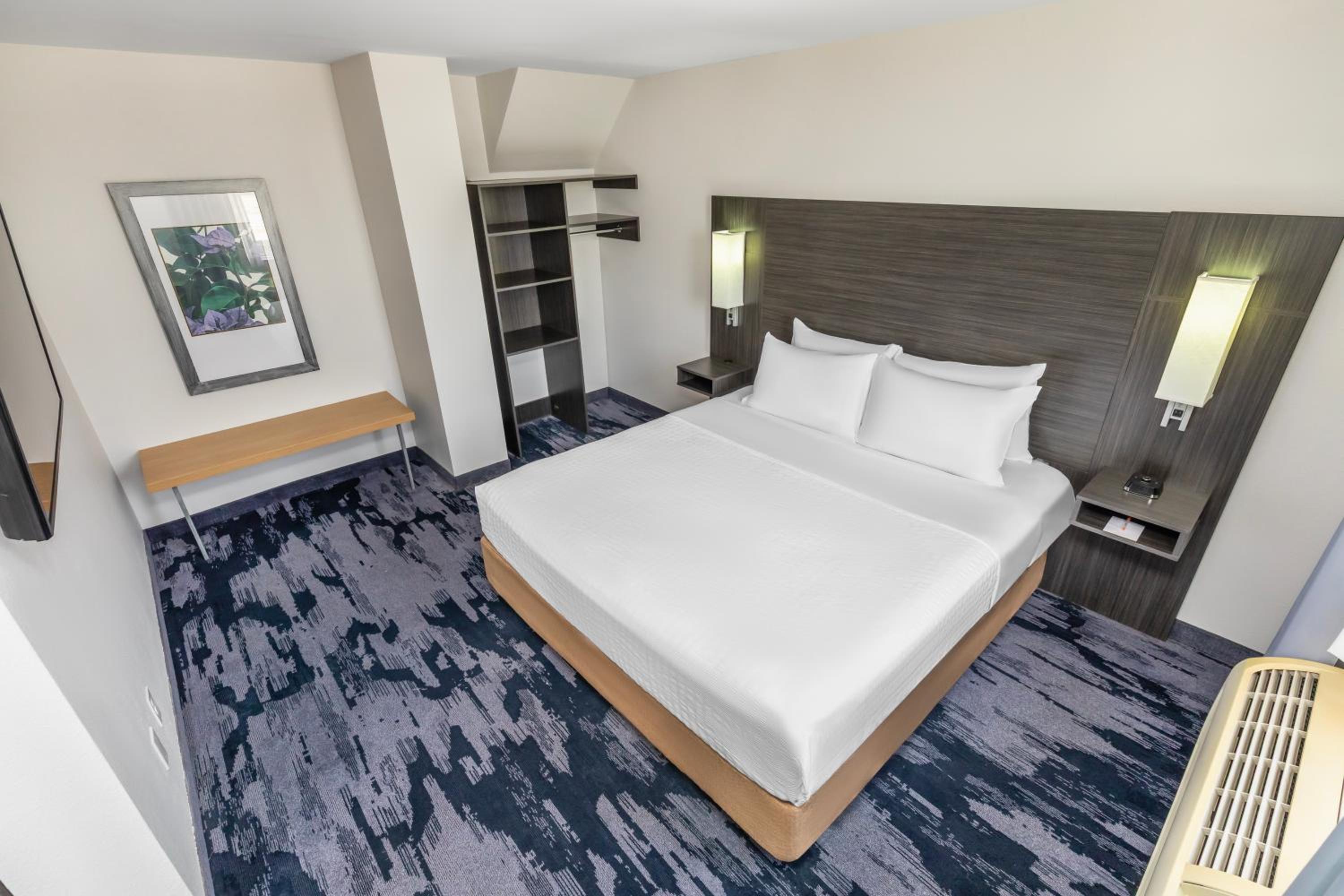 Efficiency, King Bed