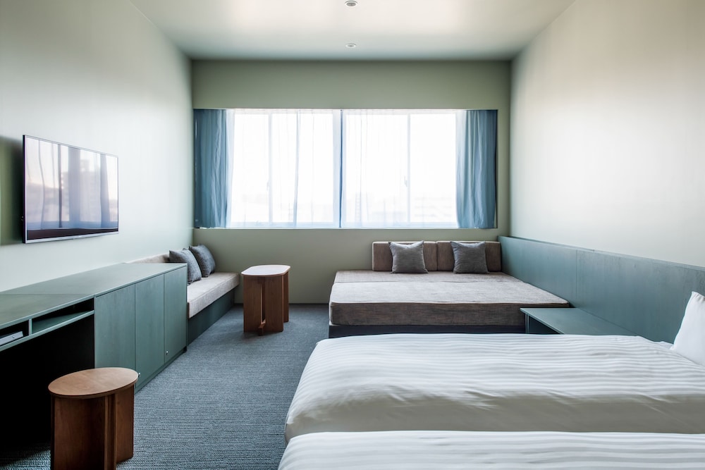 Superior, Twin Beds, 2 Sofa