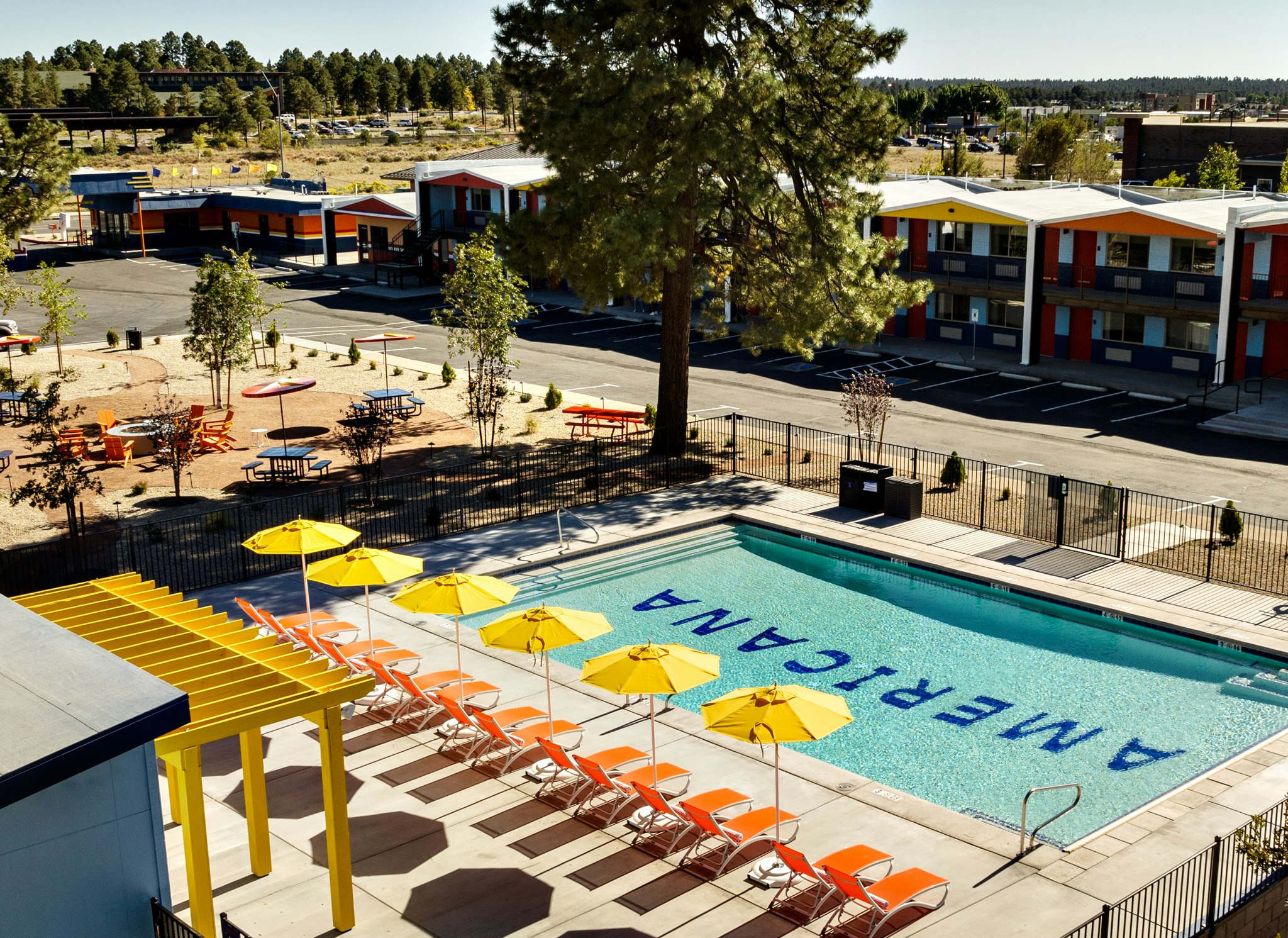 Americana Motor Hotel 30/31