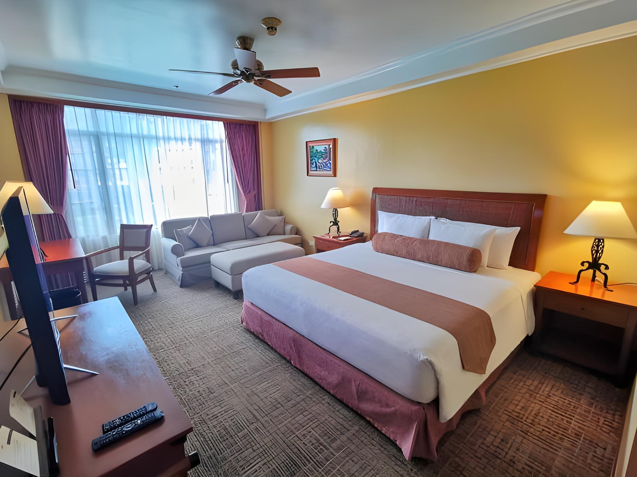 1 Bedroom, Pine, Suite, Queen Bed, Forest View