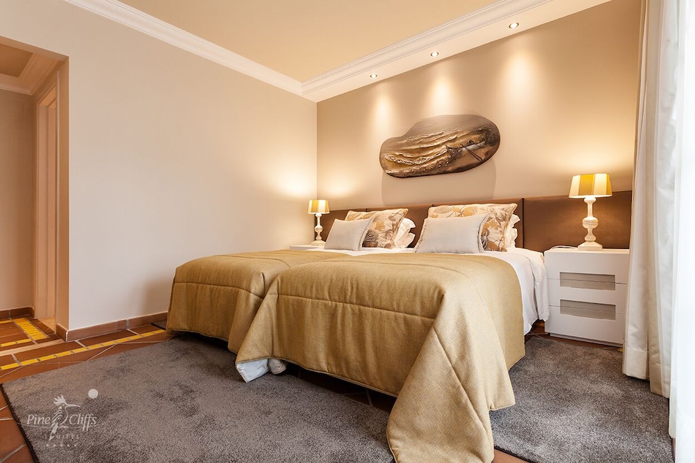 Pine Cliffs Suites 10/50