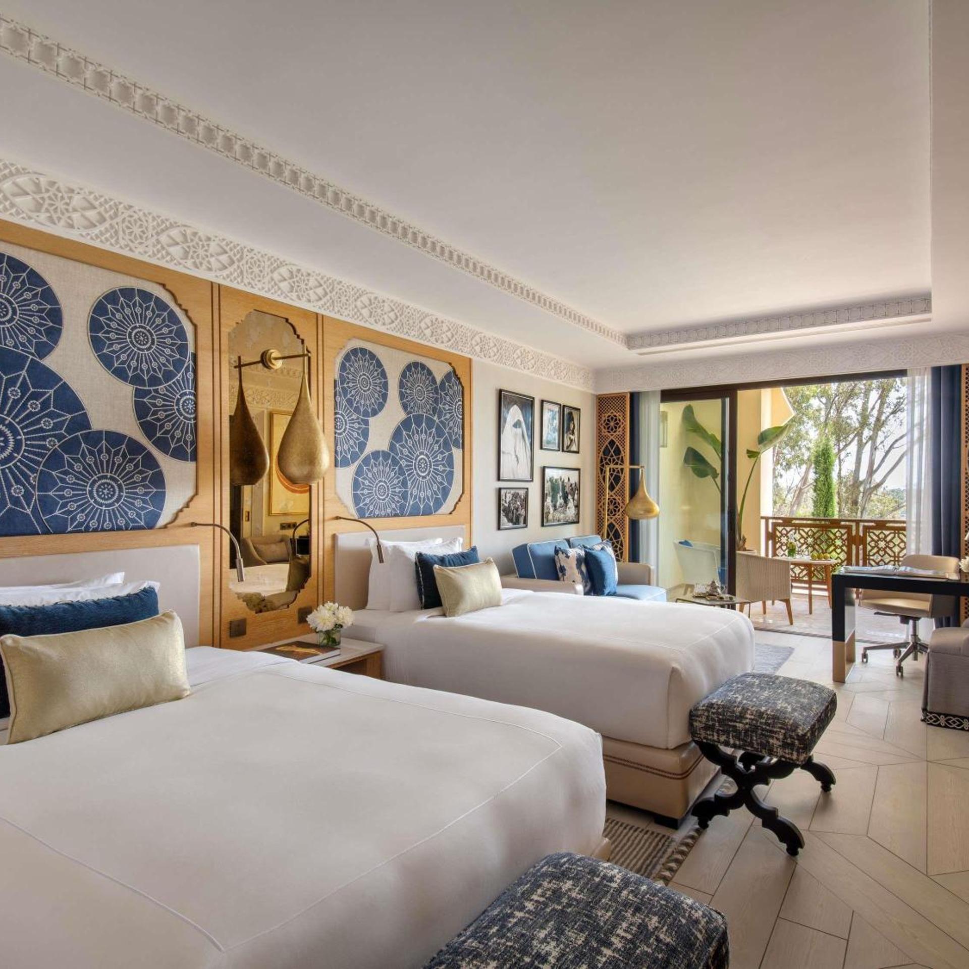 DELUXE, TWIN BEDS