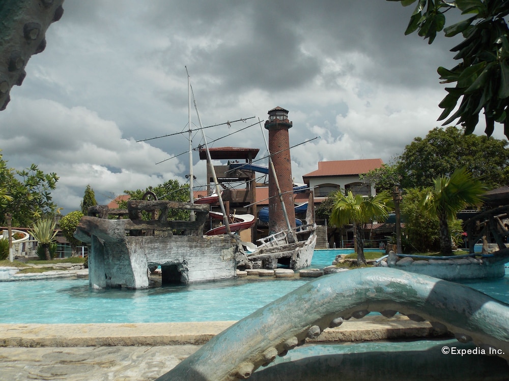 Caribbean Waterpark And Resotel 43/56