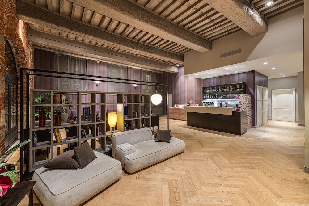Palazzo Dipinto 35/50