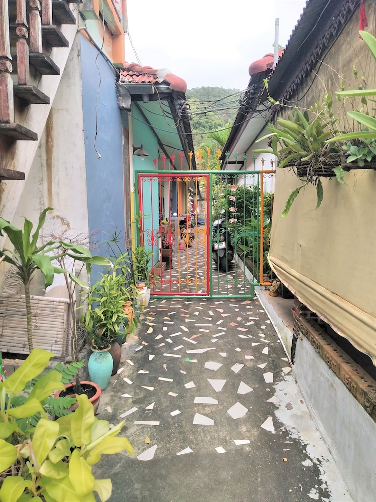 Casamarina Guest House 17/19