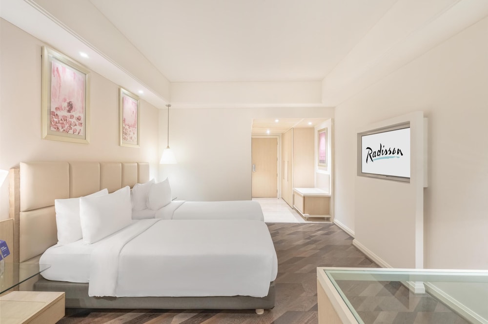 Premium, Twin Beds, Radisson Hyderabad Hitec City 9/10