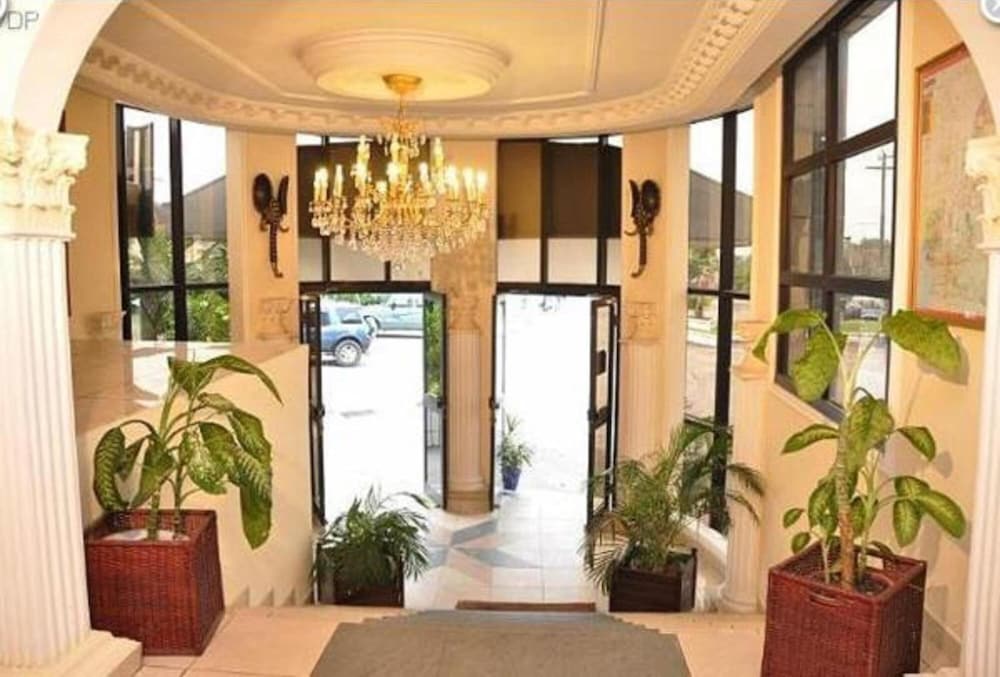 Vallee Des Princes Hotel 2/47