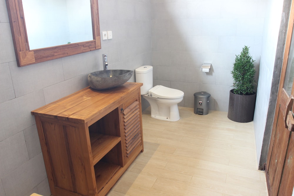 Bhuana Shanti Homestay 49/50