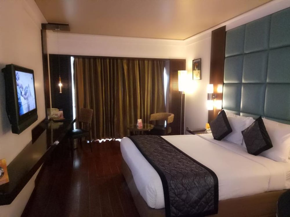 IRIS HOTEL 20/60