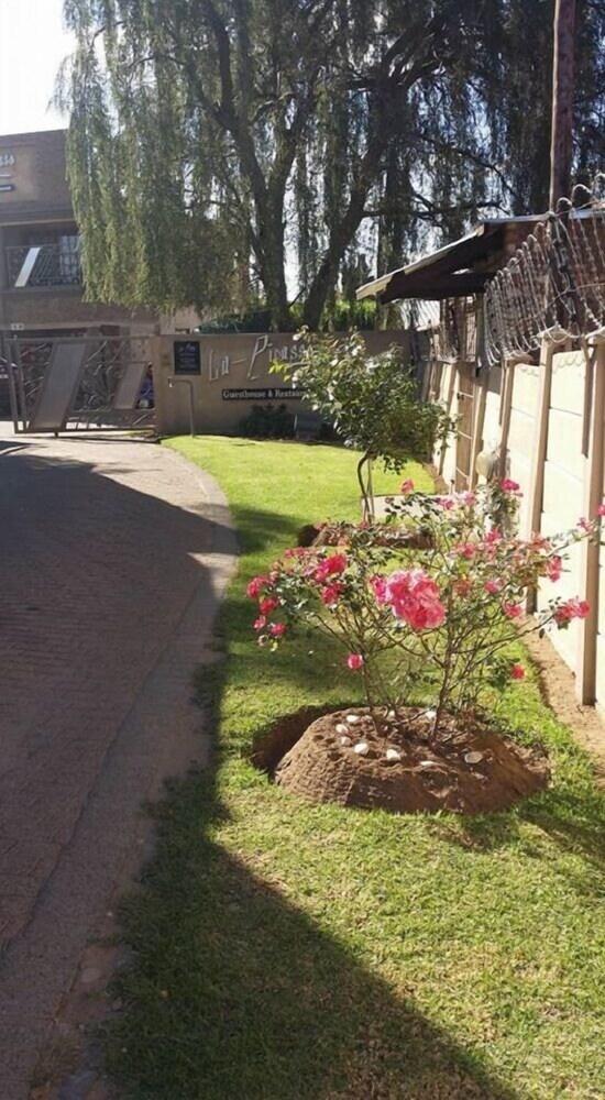 La Picasso Guesthouse 13/19