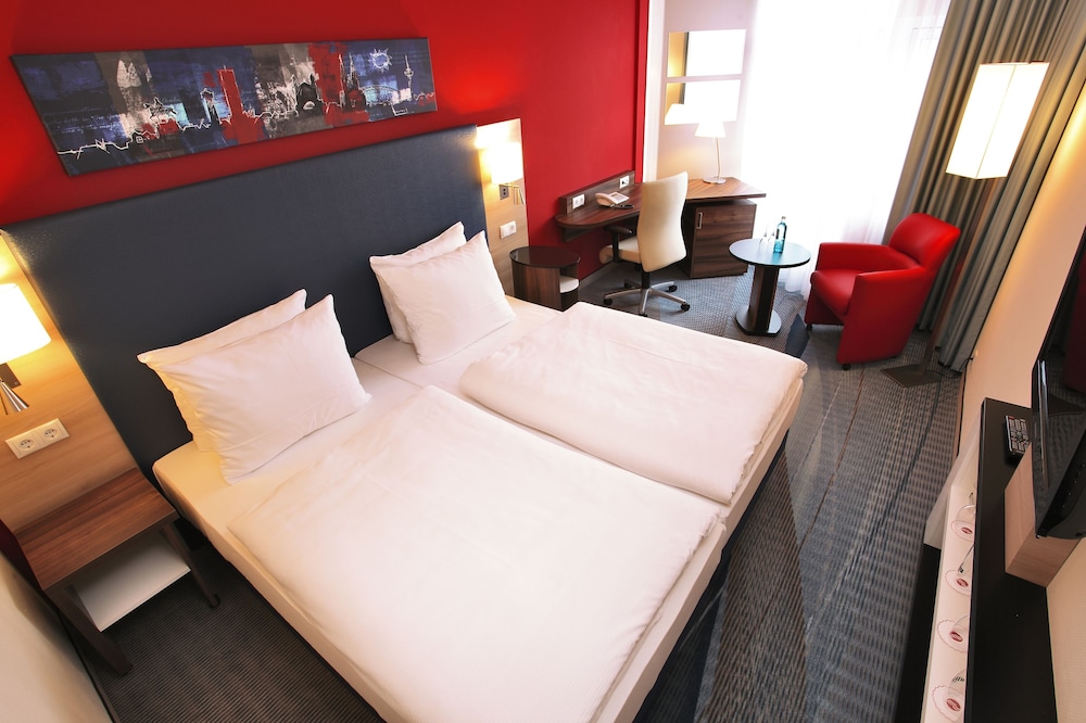 غرفة سوبيريور بسريرين منفصلين، H Hotel Koln Bruhl 5/10