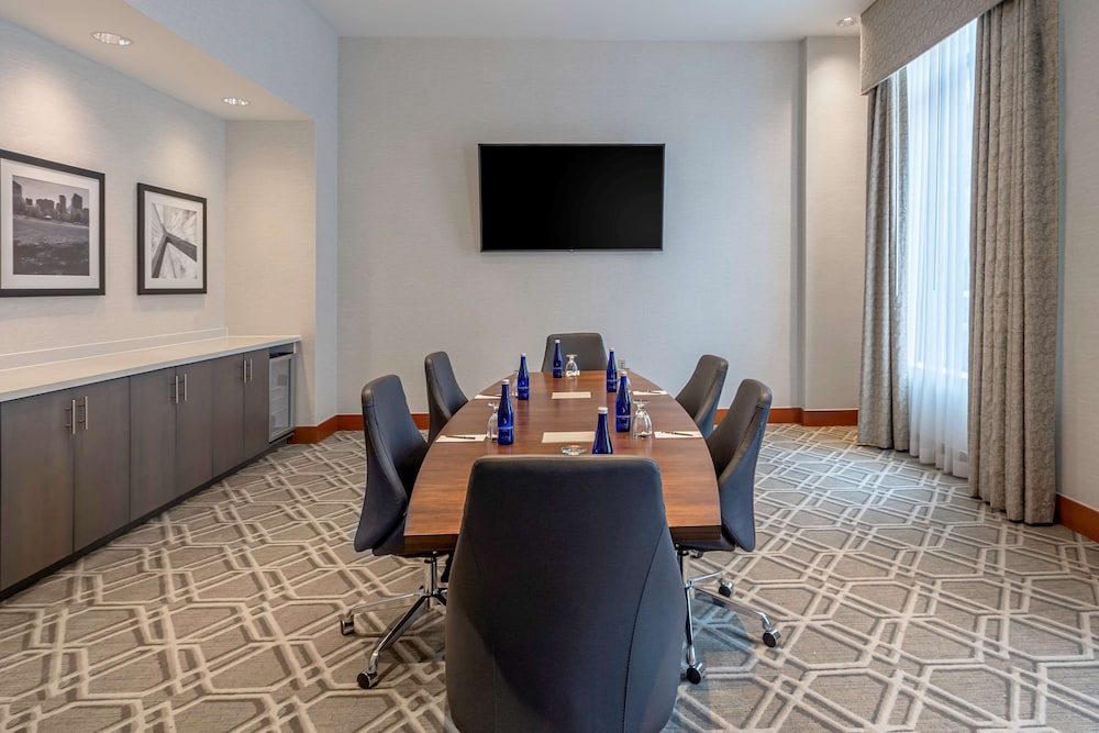 Embassy Suites by Hilton Boston at Logan Airport 43/65