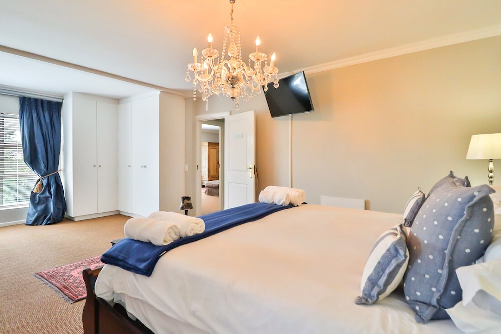 The Whale's Tale Guest House 8/40