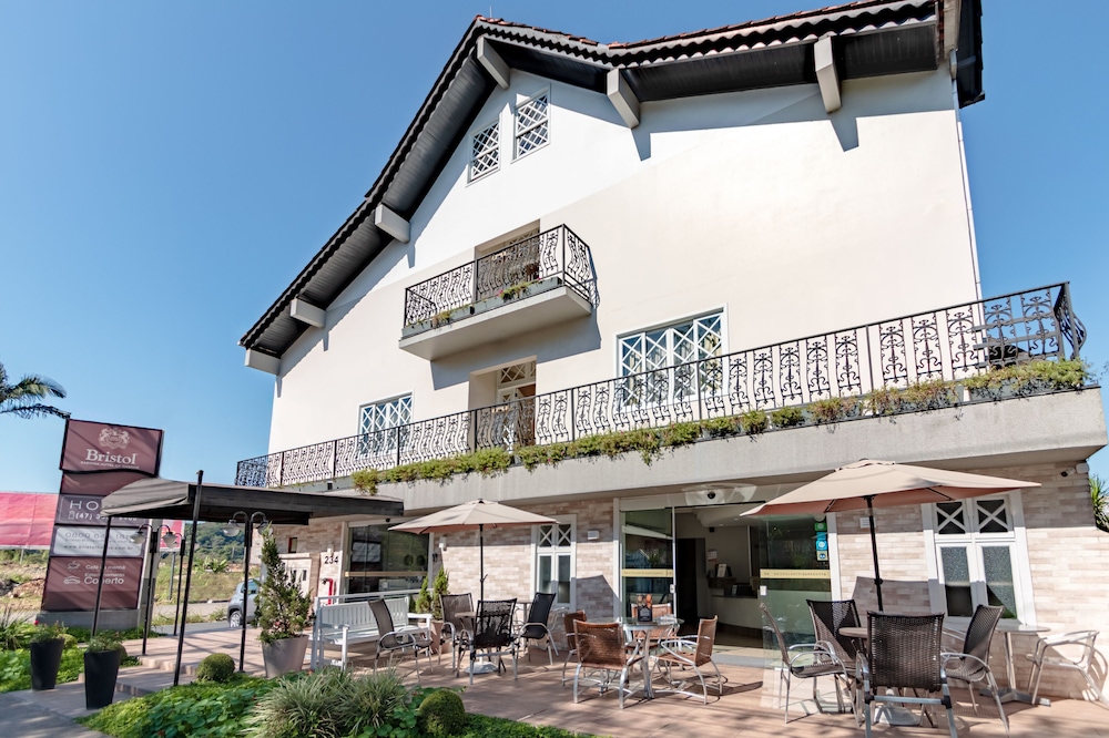Bristol Sabrina Hotel de Charme in JOINVILLE