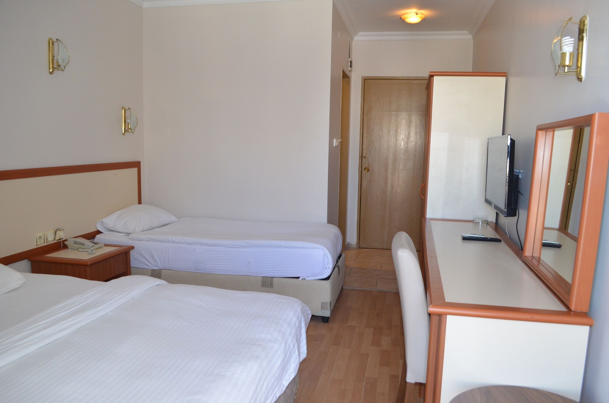 ROOM, TRIPLE