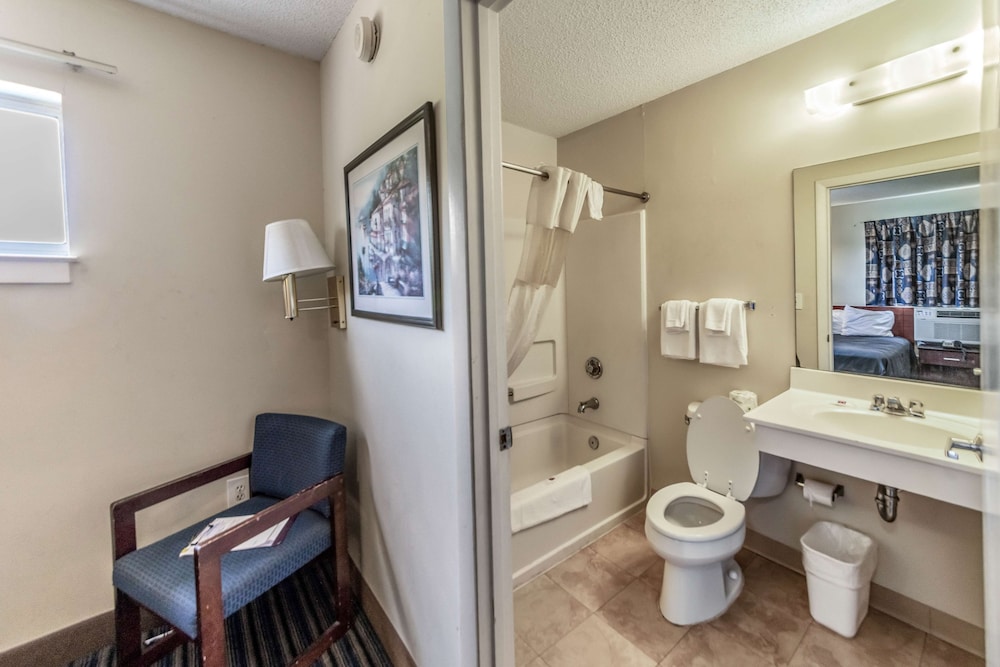 Studio 6 Extended Stay - Greensboro, NC 44/47