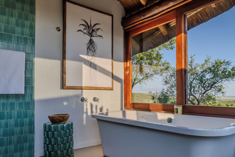 Buffalo Ridge Safari Lodge 50/50