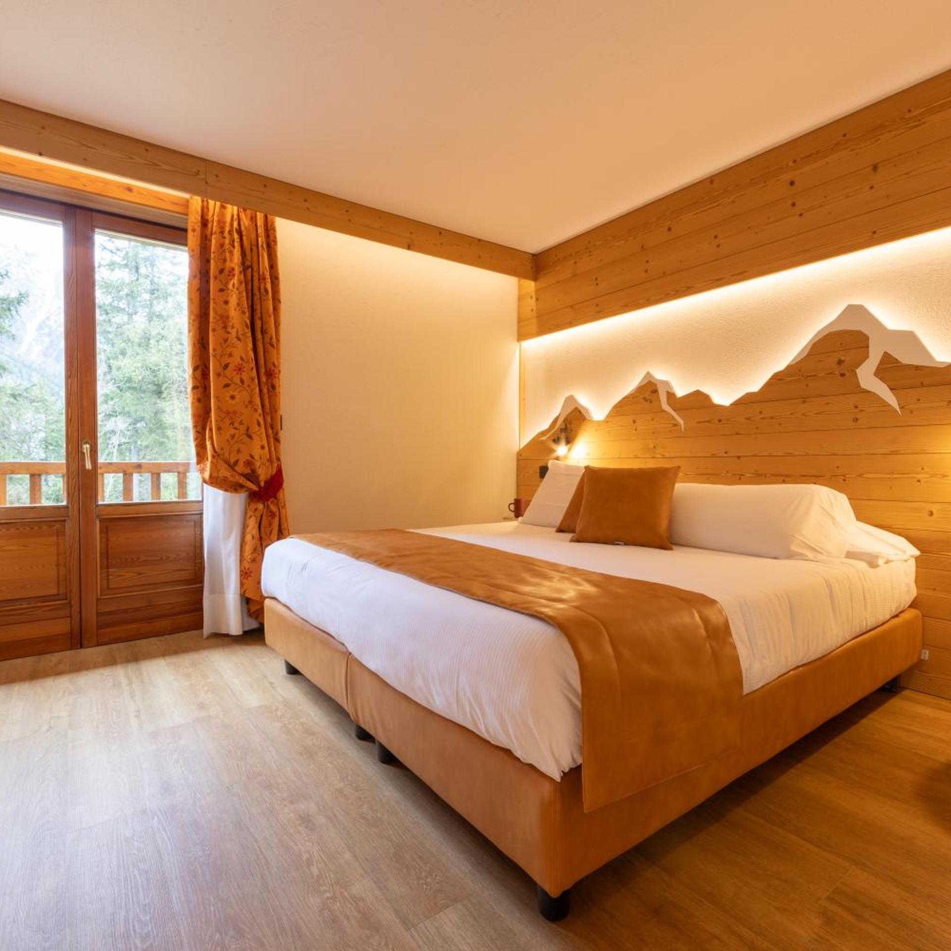 Room, Double or Twin Bed, Garden View