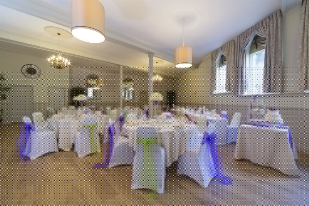 Best Western Limpley Stoke Hotel 32/48