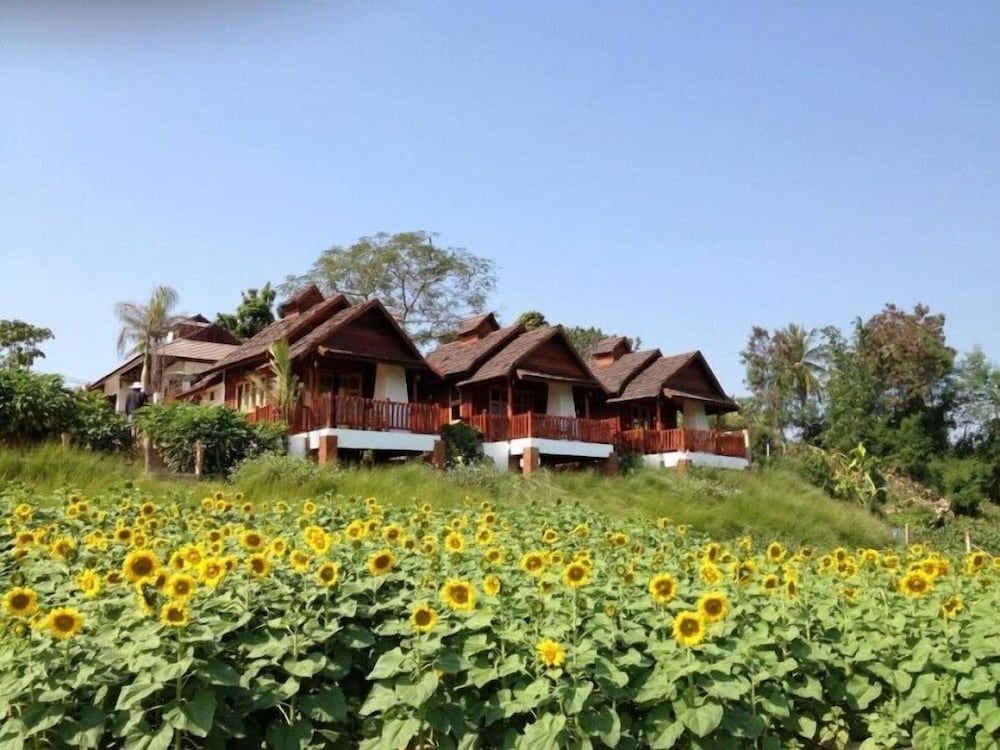 Gin's Maekhong View Resort & Spa 31/37