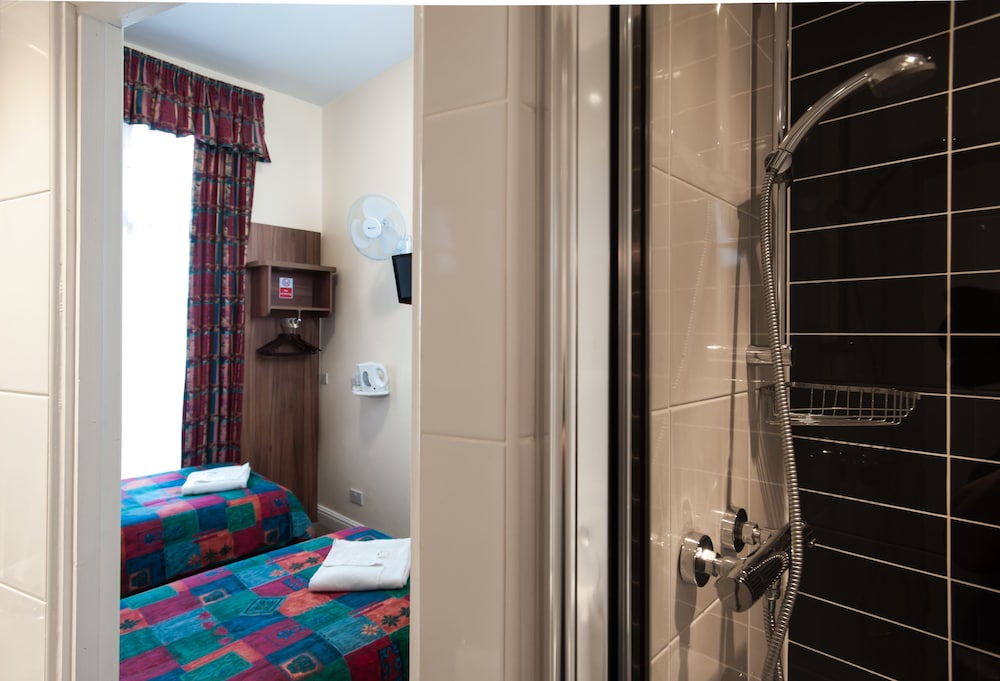 The Dover Hotel 17/43