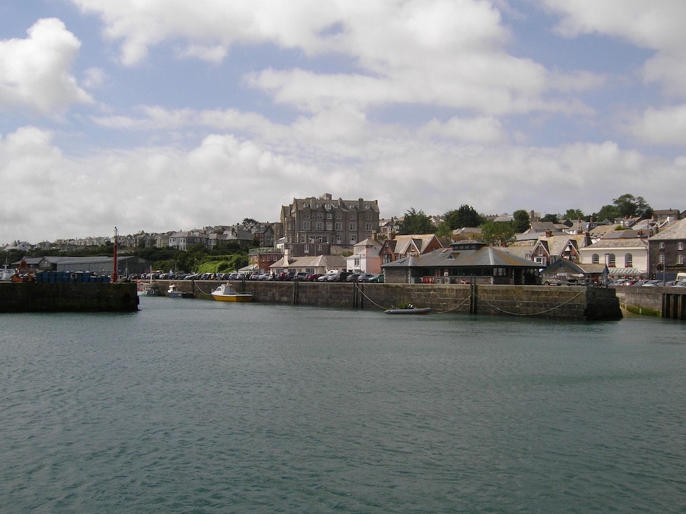 Padstow Harbour Hotel 54/64