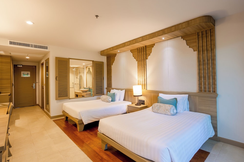 2 BEDROOMS, FAMILY SUITE, GARDEN VIEW