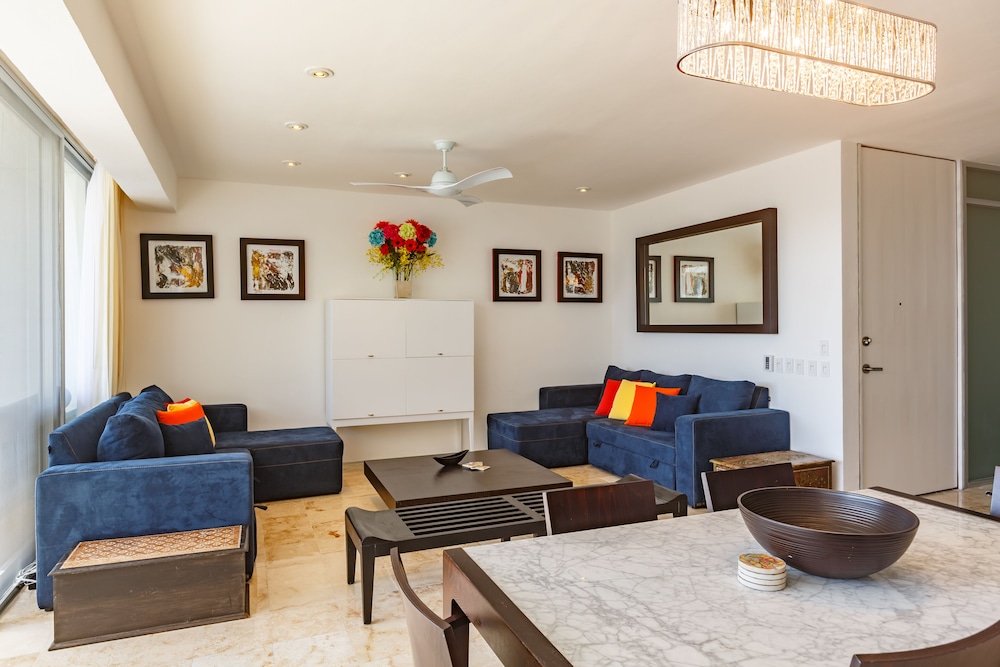 Magia Beachside Condo 27/47