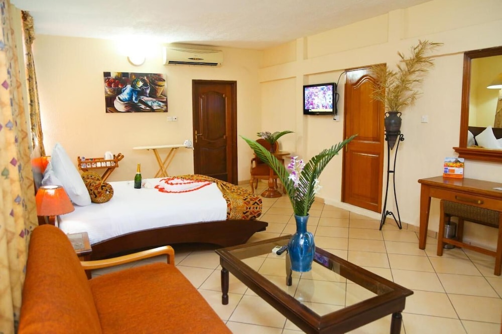 Coconut Grove Regency Hotel 23/66