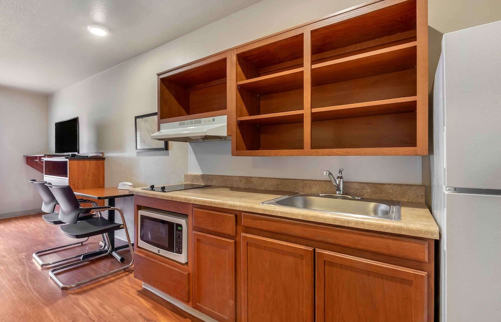 Extended Stay America Select Suites - Lake Worth 35/47