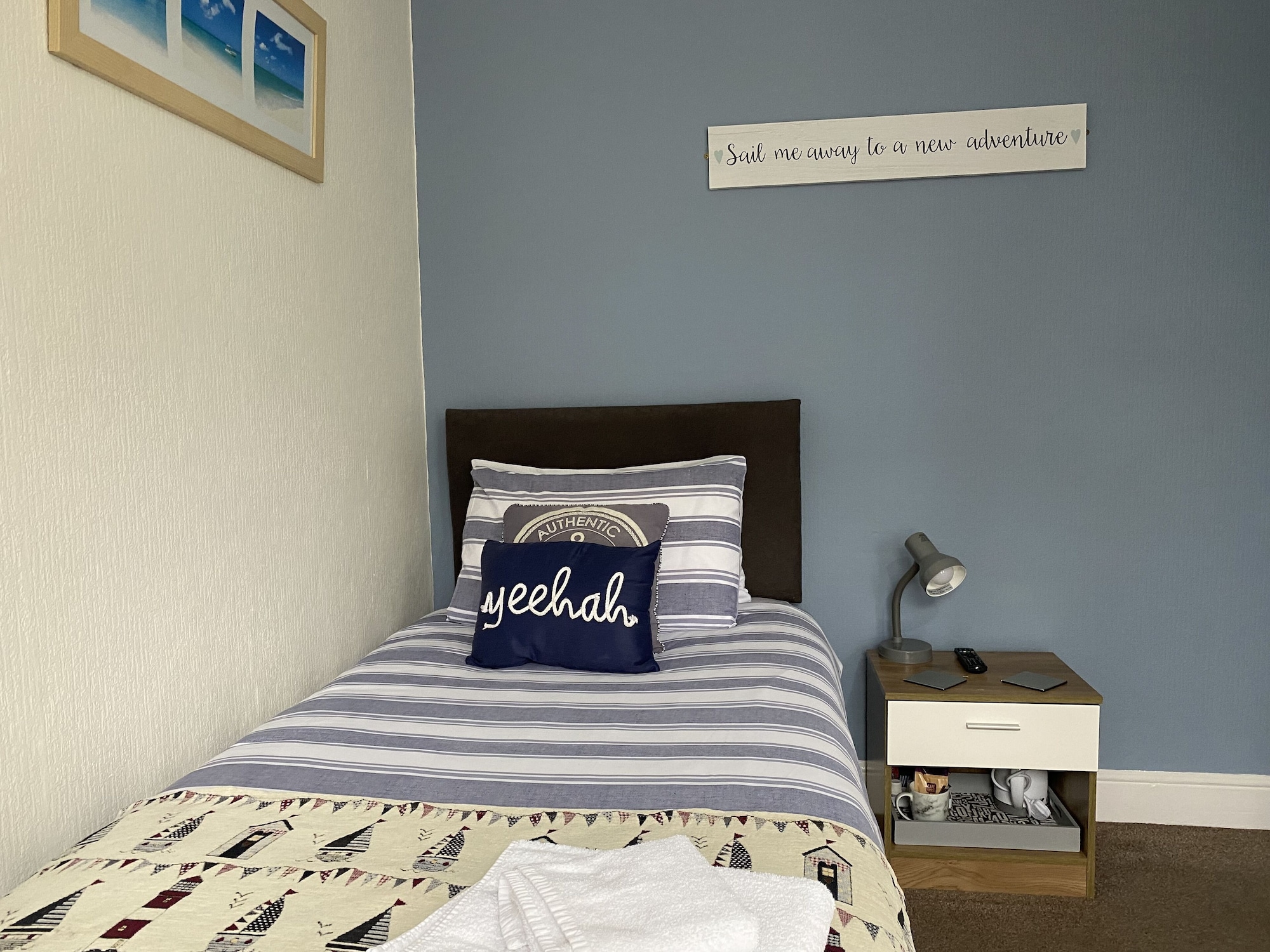 Room, Single, Single Bed