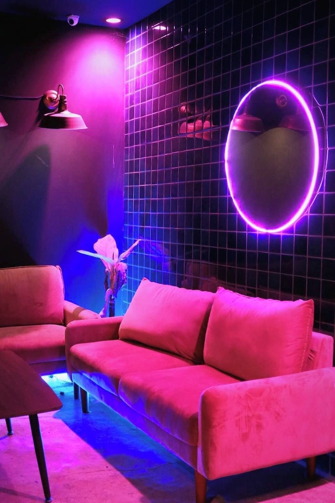 Thezen Hotel 17/19