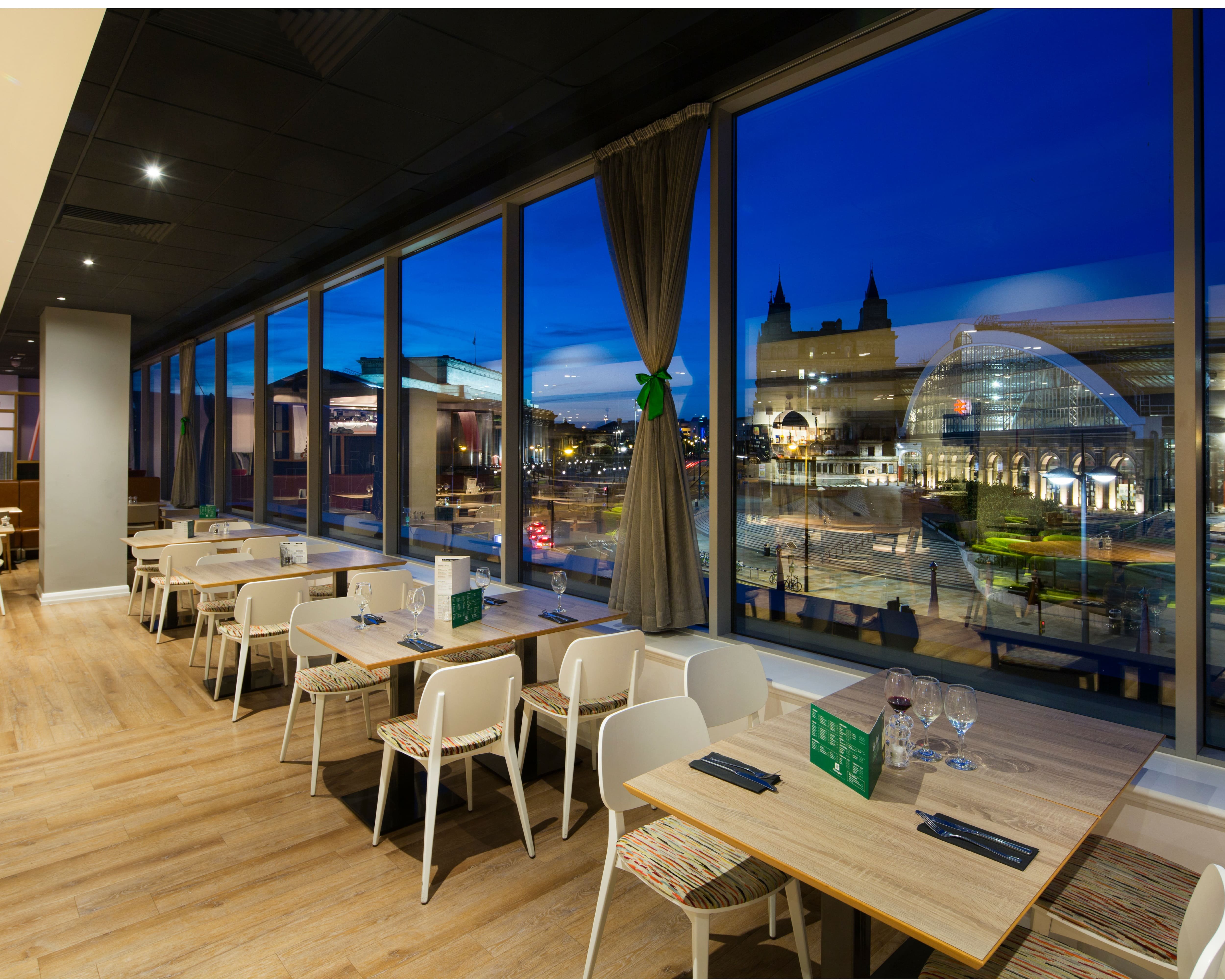 HOLIDAY INN LIVERPOOL 35/50