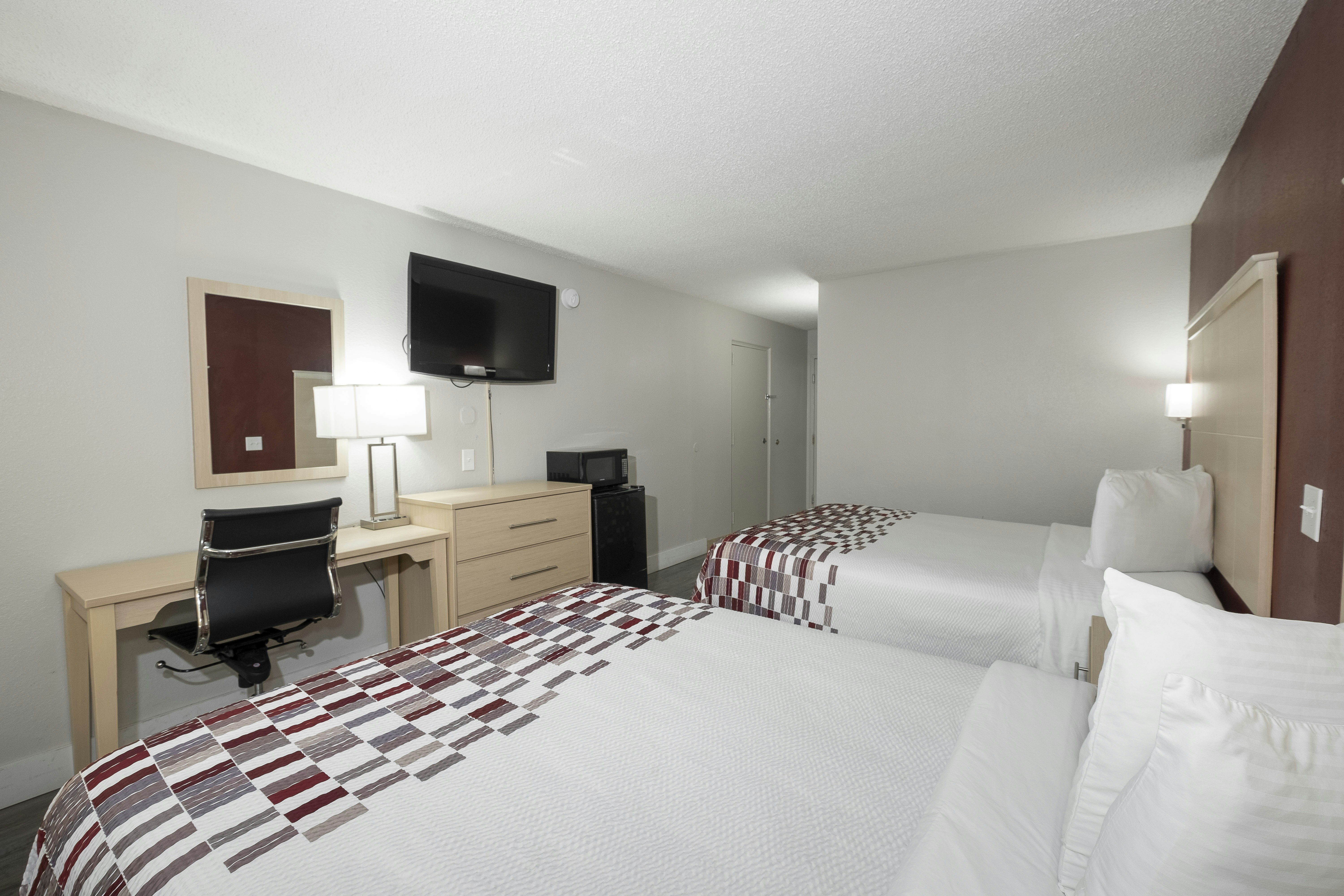 DELUXE, 2 QUEEN BEDS, ACCESSIBLE