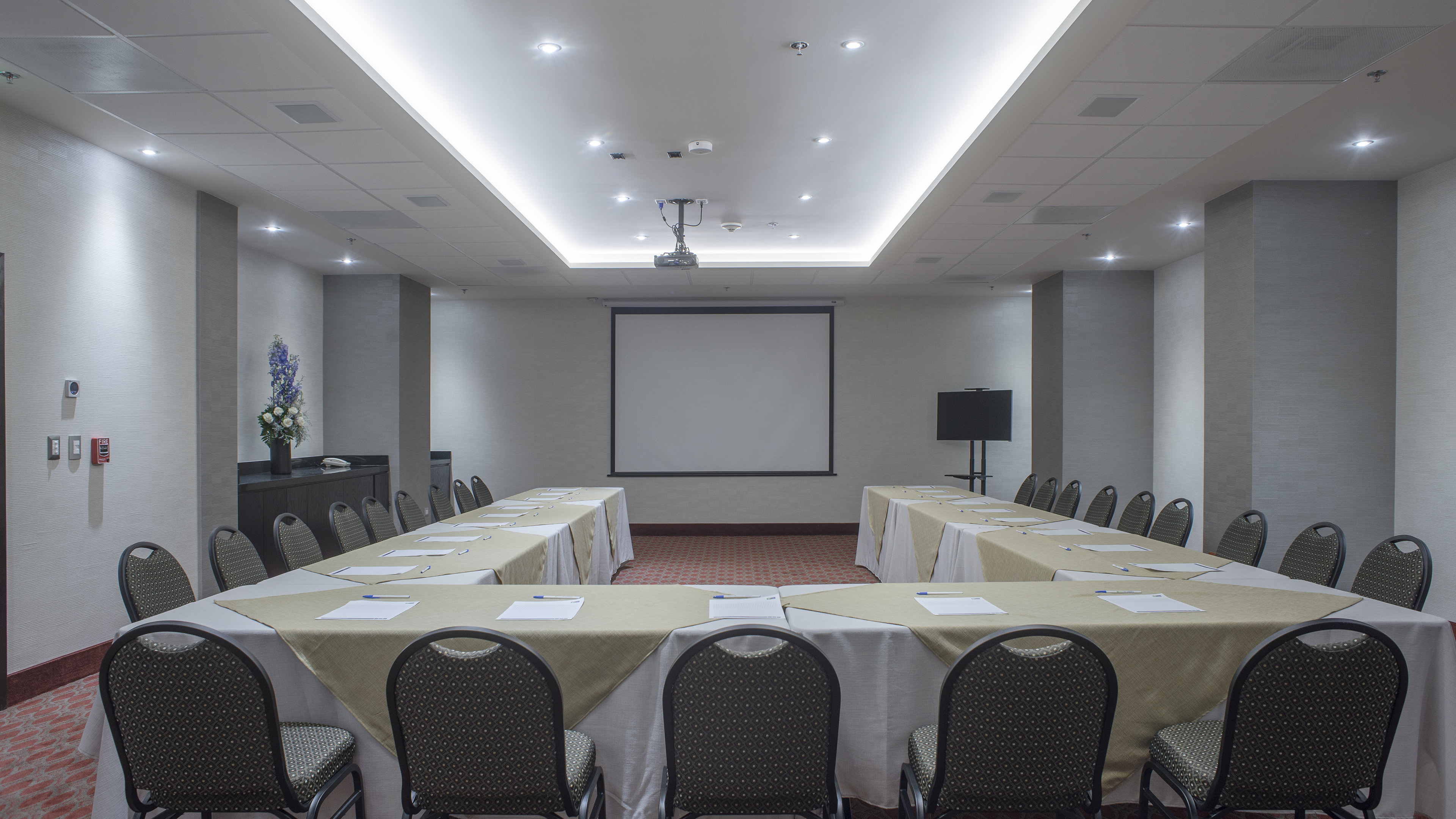 Holiday Inn Express & Suites Chihuahua Juventud 33/39