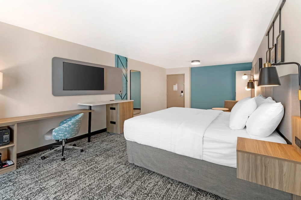 Sleep Inn & Suites Ashland City, TN 28/50