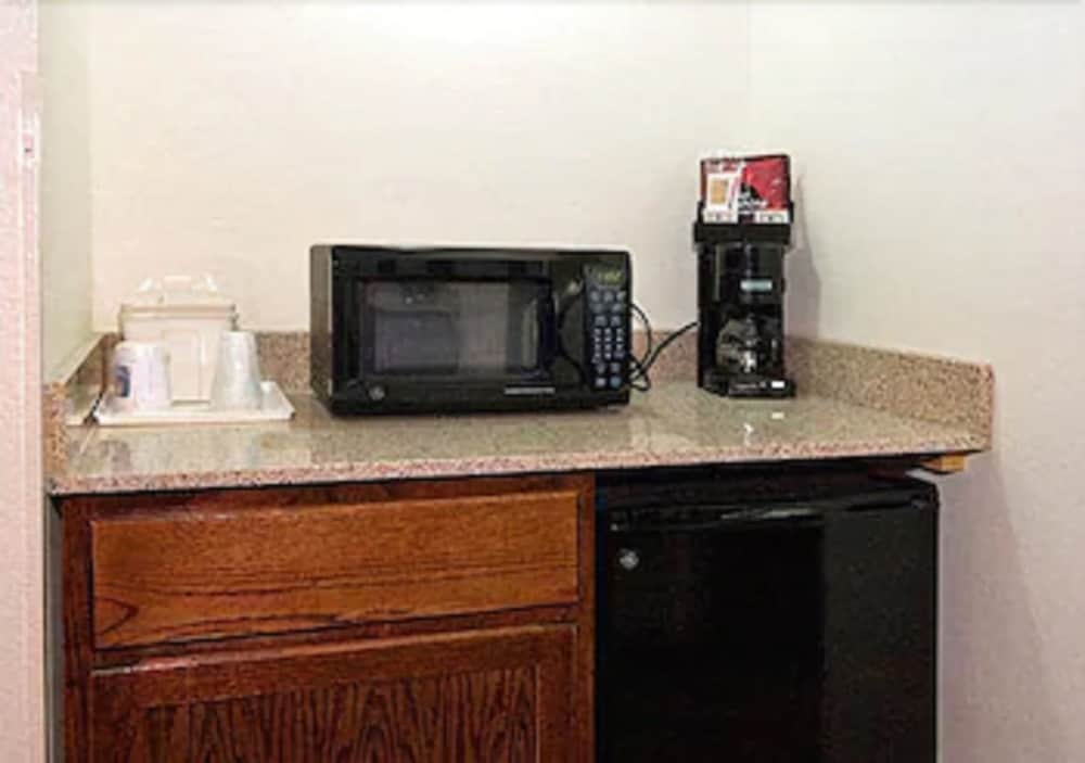 Quality Inn Rockdale TX 19/34