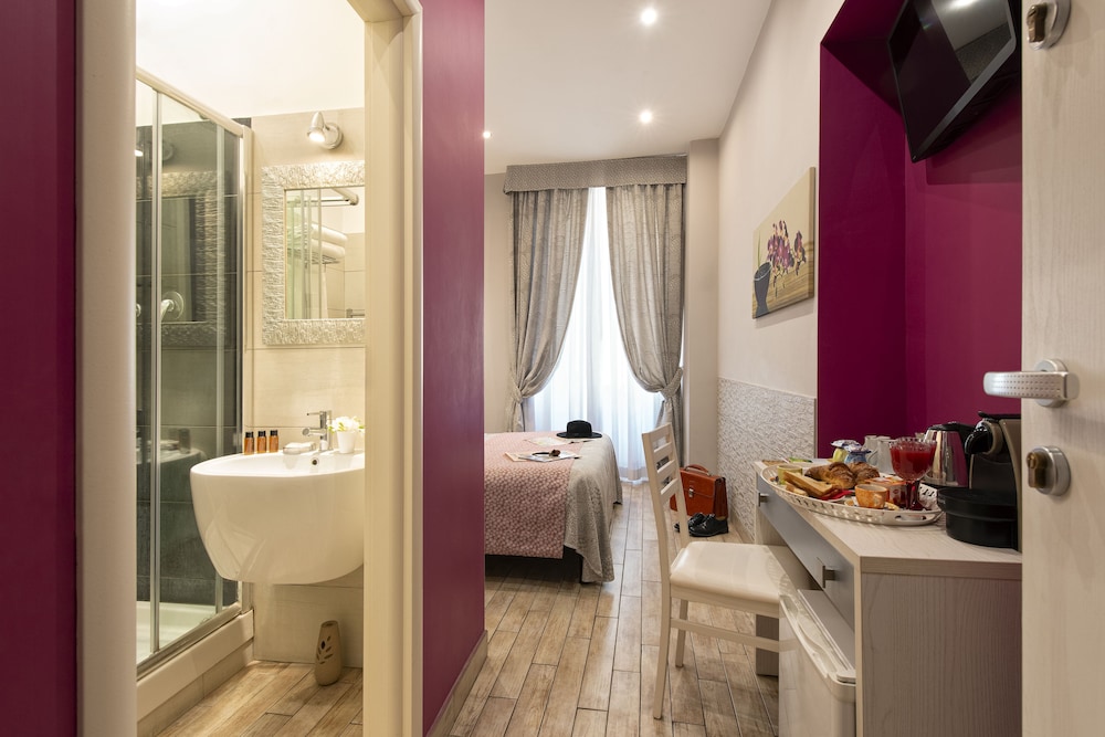 Five Rooms Rome 14/63