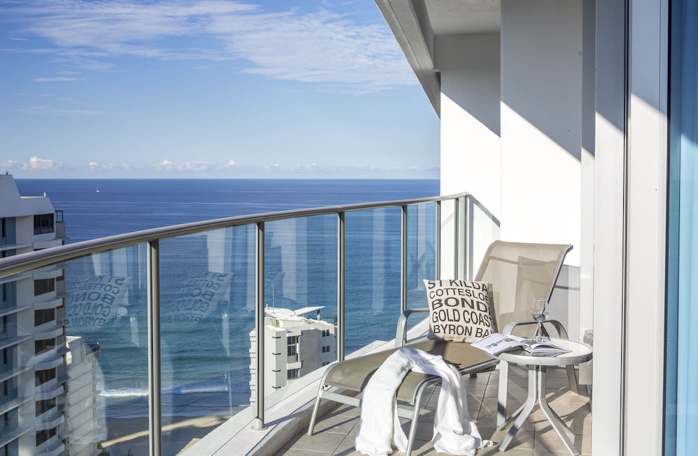 Artique Surfers Paradise 21/74