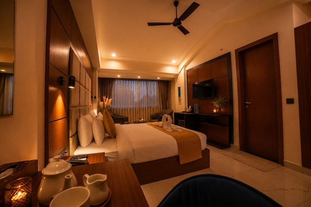 HUE GUH The Porto Candolim 13/31