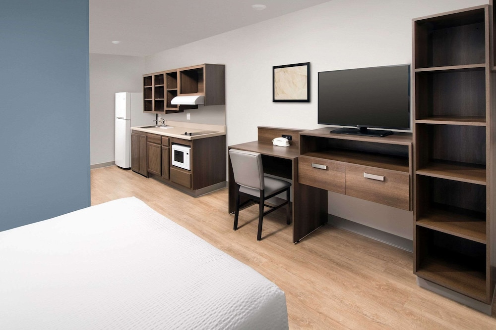 WoodSpring Suites San Antonio Stone Oak 7/42