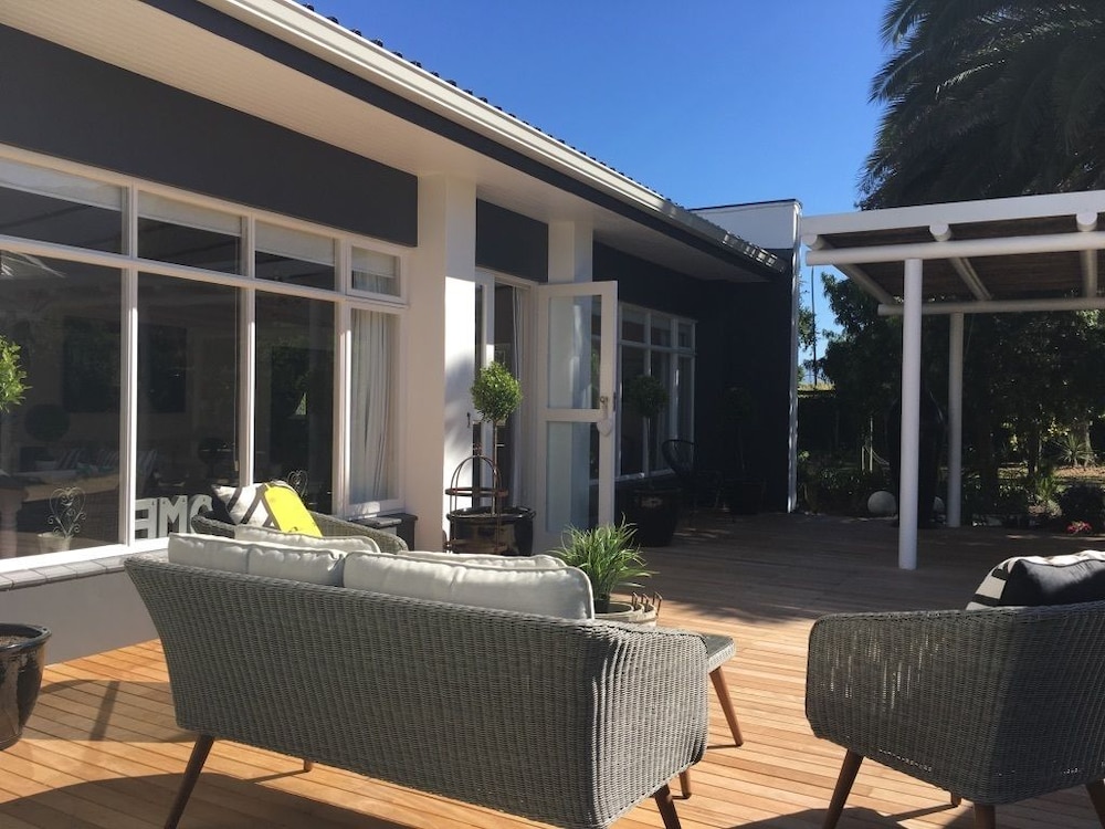 No. 10 Caledon Street Guest House 68/76
