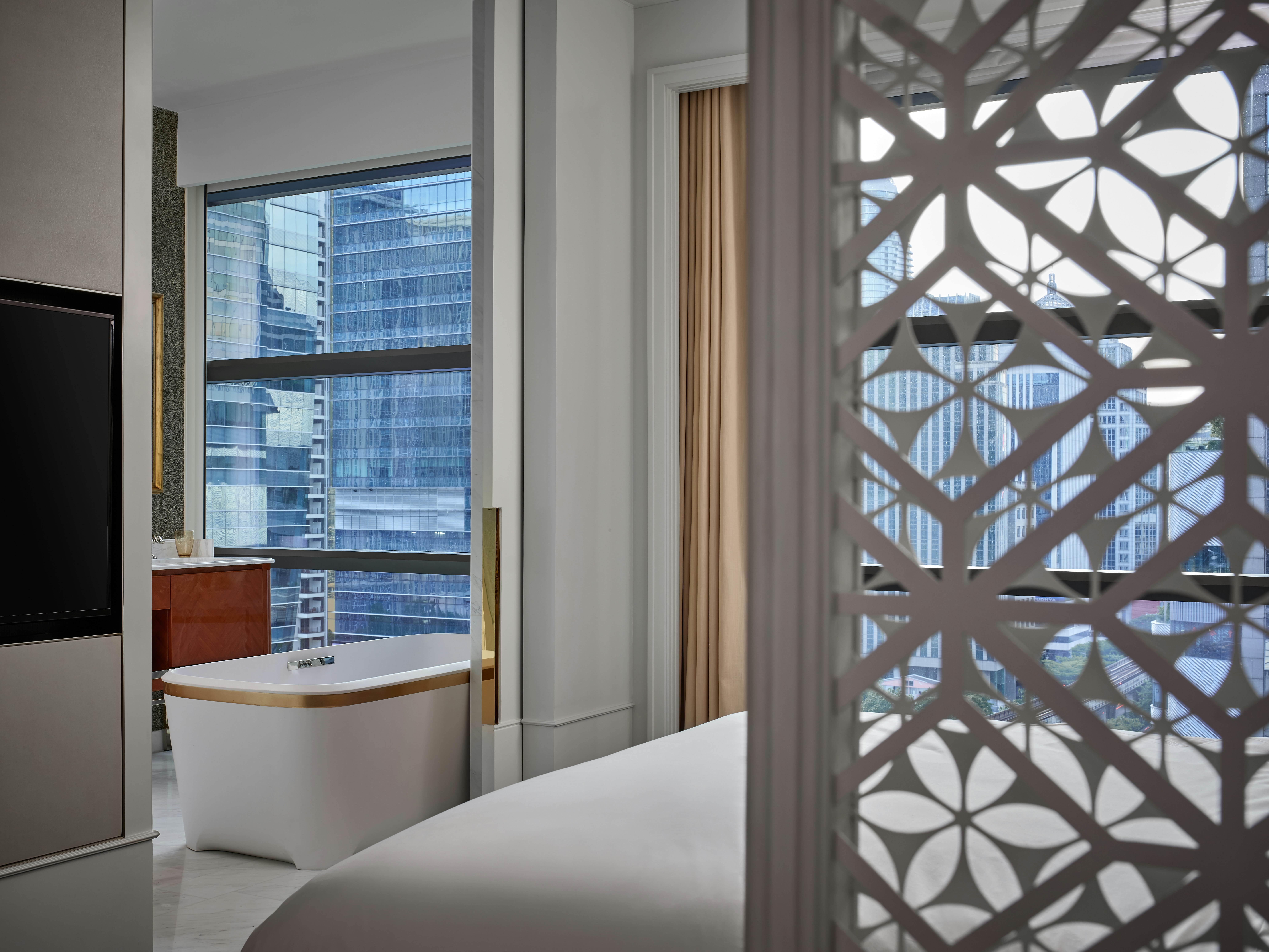 Rosewood Bangkok 24/84