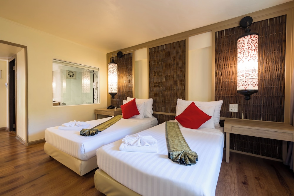 غرفة متصلة بأربعة أسرّة، Nak Nakara Hotel 3/6
