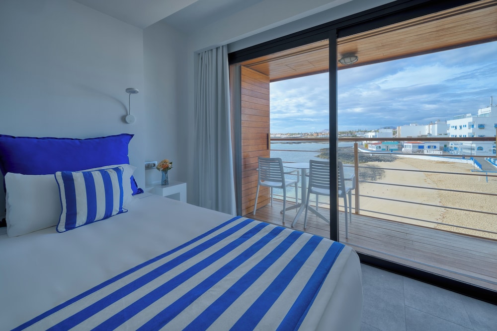 DELUXE, DOUBLE BED, BALCONY, ACCESSIBLE
