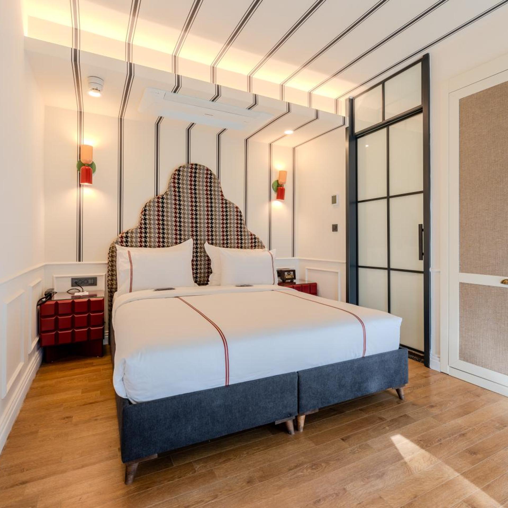 Suite, King Bed