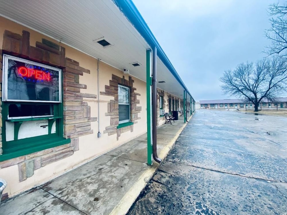 Hotel O Hillcrest Norton KS Hwy 36 29/43